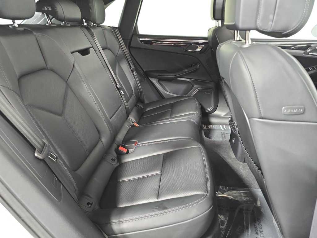 Certified 2026 Porsche Macan AWD/4WD image 26
