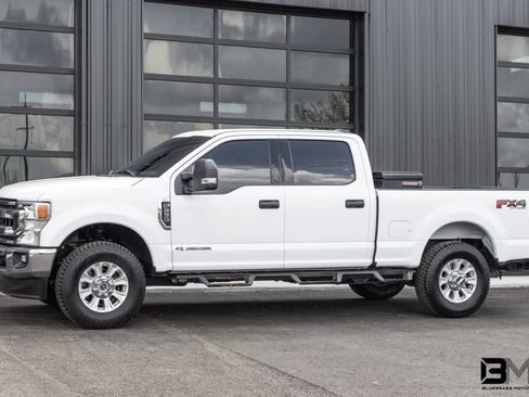 Used 2022 Ford F250 XLT w/ XLT Value Package AWD/4WD image 3