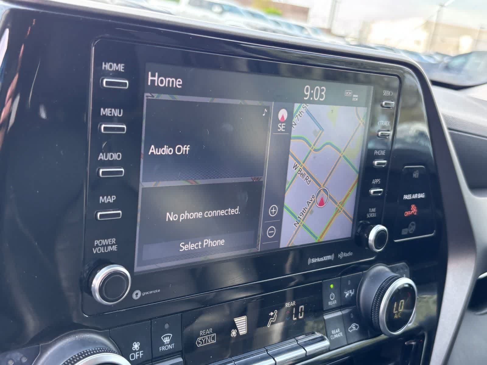 Used 2021 Toyota Highlander XLE FWD image 22
