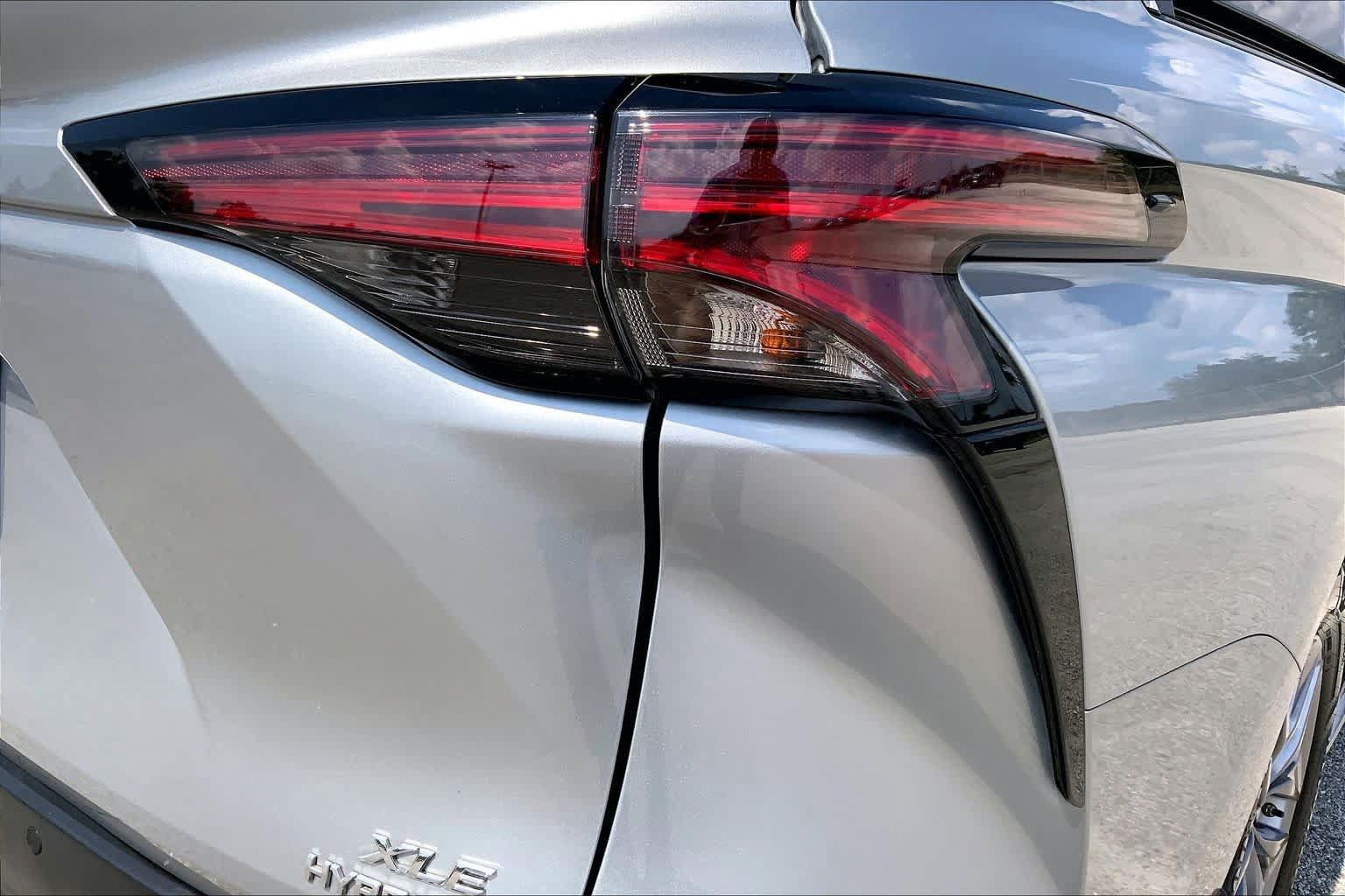 Used 2022 Toyota Sienna XLE FWD image 30
