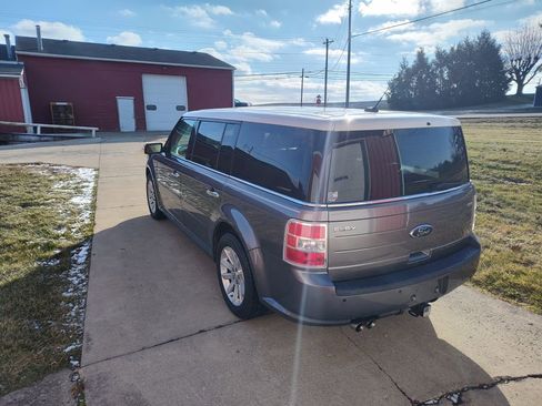 Used 2010 Ford Flex SEL image 2
