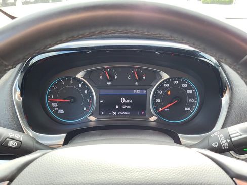 Used 2023 Chevrolet Traverse LT image 24