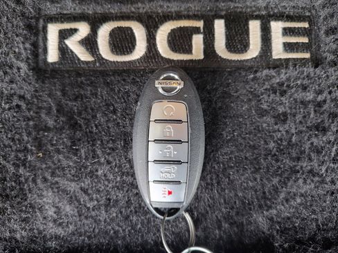 Used 2021 Nissan Rogue SL FWD image 31