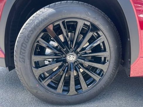 New 2026 Toyota Highlander XSE AWD/4WD image 9