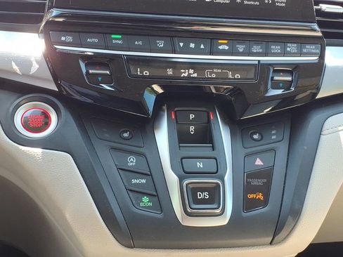 Used 2025 Honda Odyssey EX-L image 15
