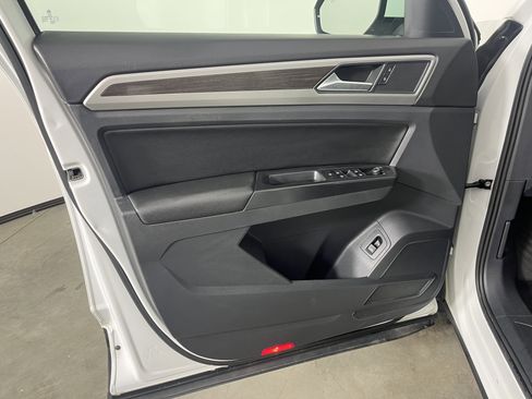 Used 2018 Volkswagen Atlas SE image 17