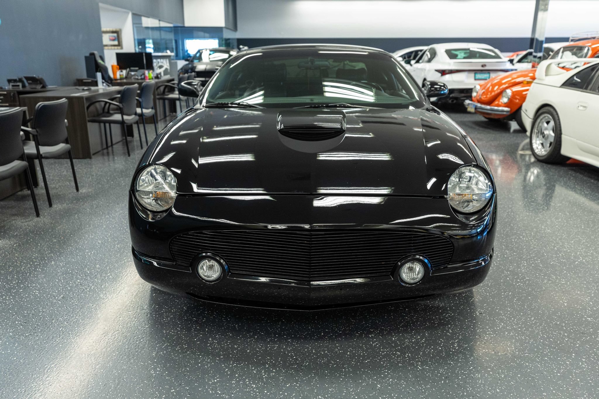 Used 2002 Ford Thunderbird RWD image 2