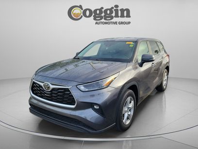 Used 2023 Toyota Highlander LE
