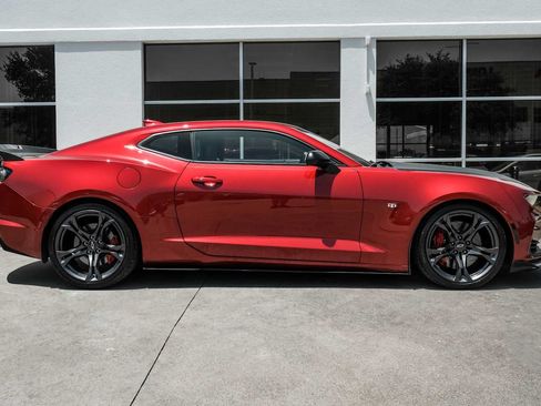Used 2022 Chevrolet Camaro SS RWD image 7