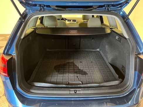 Used 2017 Volkswagen Golf SportWagen FWD image 5
