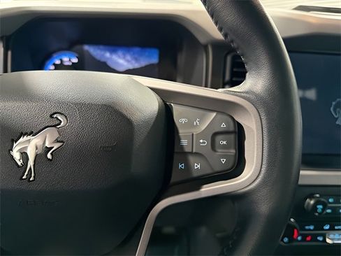 Used 2023 Ford Bronco Badlands image 17