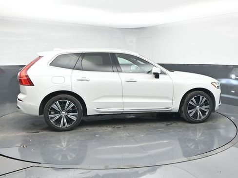 Used 2023 Volvo XC60 B5 Plus image 8
