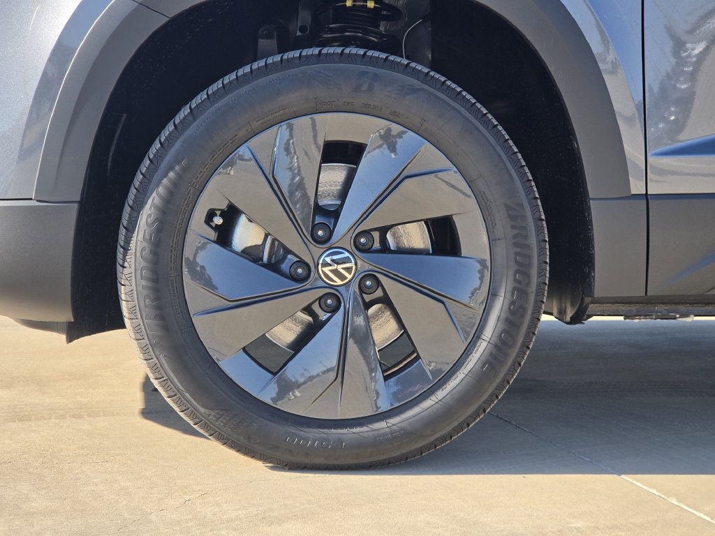New 2027 Volkswagen Taos S FWD image 8