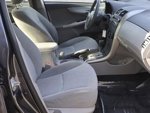 Used 2010 Toyota Corolla LE FWD image 26