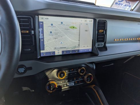 Used 2022 Ford Bronco Badlands image 18