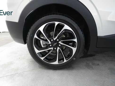Used 2023 Chevrolet Bolt EUV Premier FWD image 22