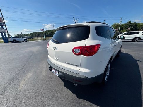Used 2011 Chevrolet Traverse LTZ FWD image 6