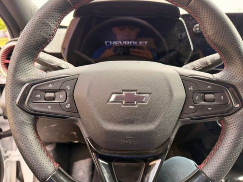Used 2026 Chevrolet Trax RS FWD image 11