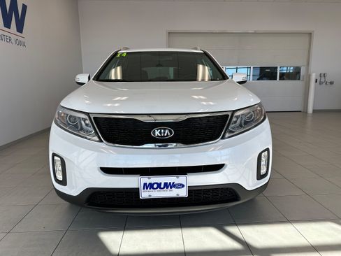 Used 2014 Kia Sorento LX AWD/4WD image 3