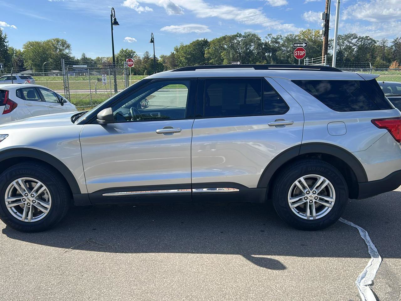 Used 2020 Ford Explorer XLT w/ Comfort Package AWD/4WD image 10