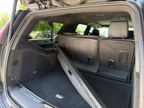 Used 2023 Cadillac Escalade ESV Premium Luxury RWD image 43