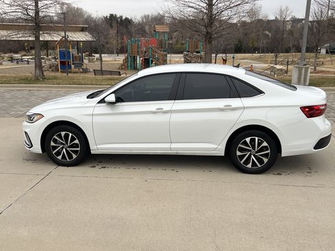 Certified 2025 Volkswagen Jetta S image 7