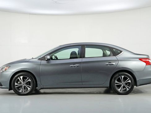 Used 2019 Nissan Sentra S image 8