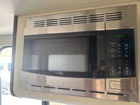 Used 2022 Mercedes-Benz Sprinter 144 Cargo image 32