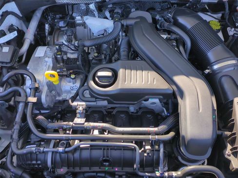 New 2026 Volkswagen Taos SE image 22