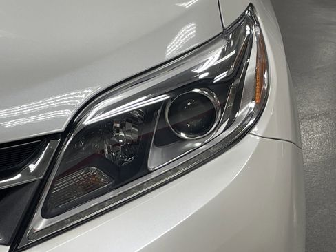 Used 2020 Toyota Sienna Limited Premium image 6