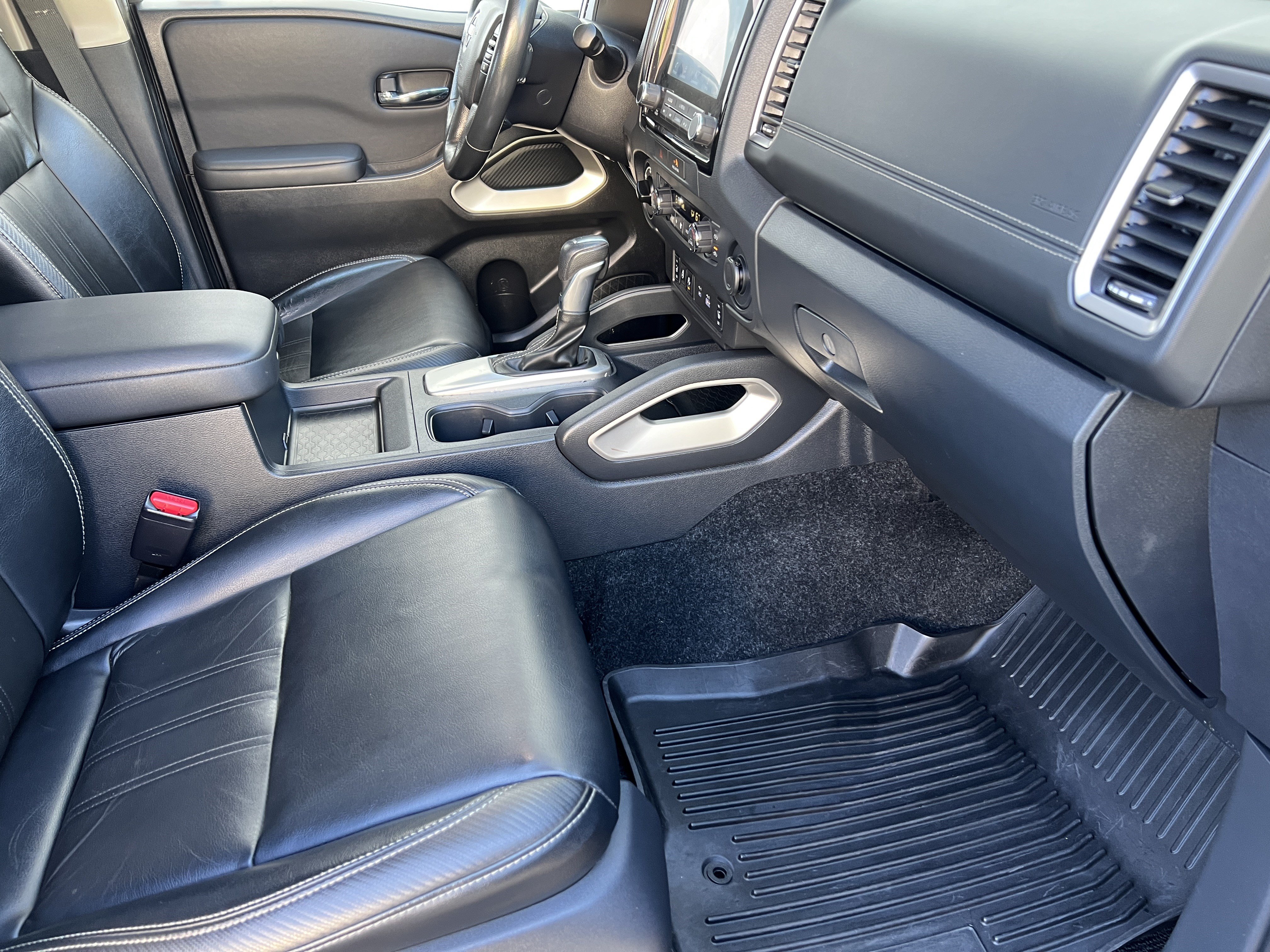Used 2022 Nissan Frontier SV w/ SV Premium Package AWD/4WD image 19