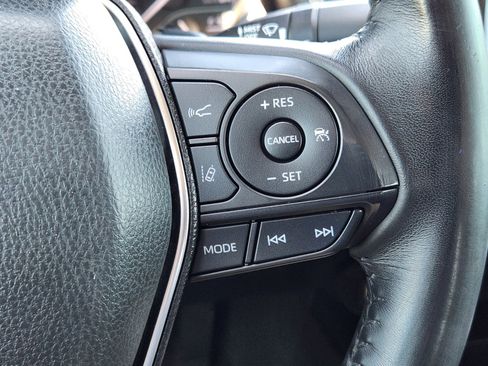 Used 2019 Toyota Camry SE w/ Convenience Package FWD image 22