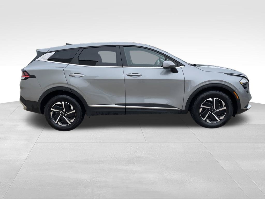 Used 2023 Kia Sportage LX AWD/4WD image 4