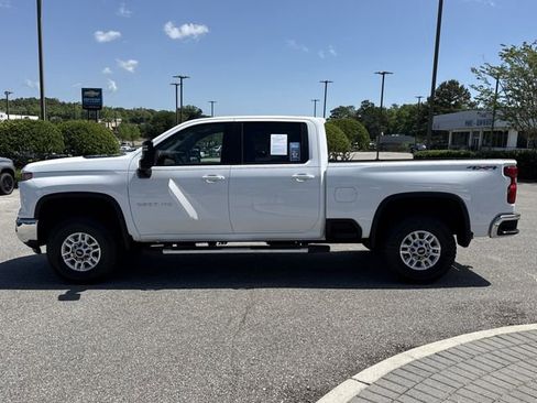 Used 2025 Chevrolet Silverado 2500 LT w/ Convenience Package AWD/4WD image 6