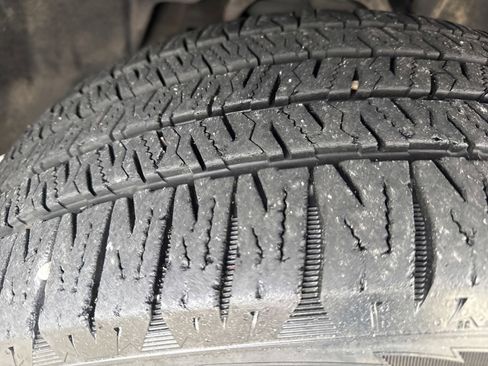 Used 2015 Chevrolet Suburban LT image 9