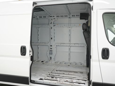 Used 2024 RAM ProMaster 2500 w/ Convenience Group FWD image 14
