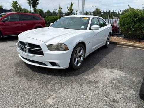 Used 2013 Dodge Charger R/T RWD image 4