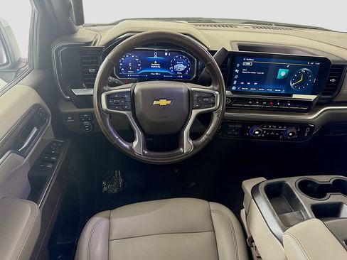 Used 2022 Chevrolet Silverado 1500 LT w/ Convenience Package II image 17