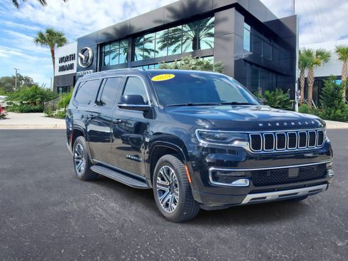 Used 2024 Jeep Wagoneer L Series II w/ Flexible Seating Group AWD/4WD image 3