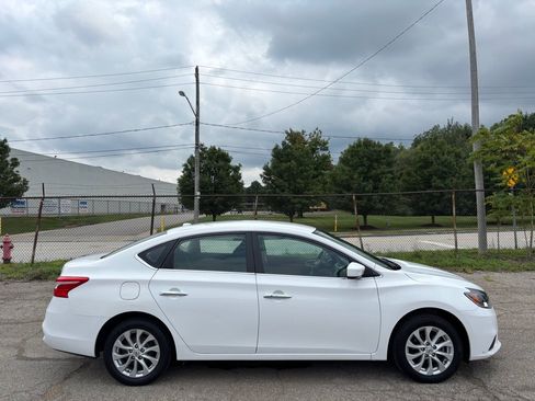 Used 2019 Nissan Sentra SV FWD image 2