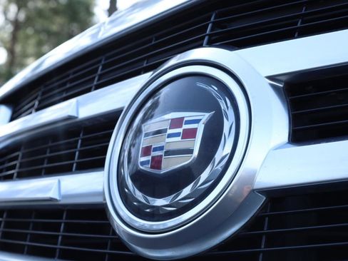 Used 2015 Cadillac Escalade Premium image 22