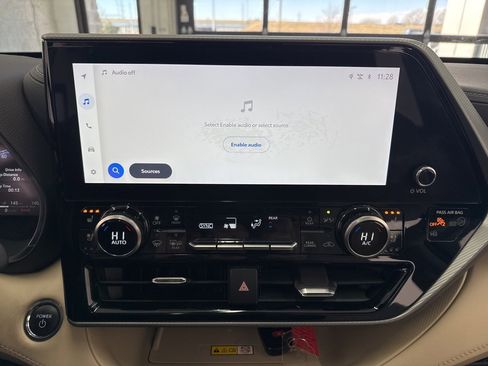 Used 2023 Toyota Highlander Platinum image 27