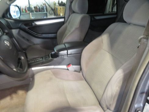 Used 2004 Toyota 4Runner 4WD image 21