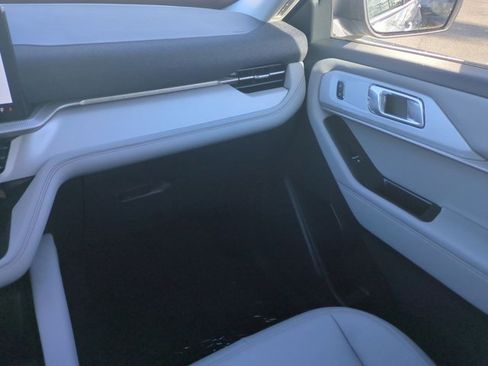 New 2026 Ford Explorer Active w/ Active Comfort Package image 17