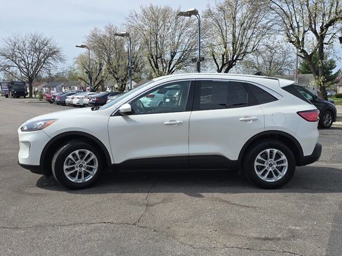 Used 2020 Ford Escape SE image 3