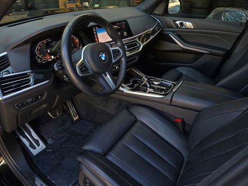 Used 2021 BMW X7 xDrive40i w/ M Sport Package AWD/4WD image 11