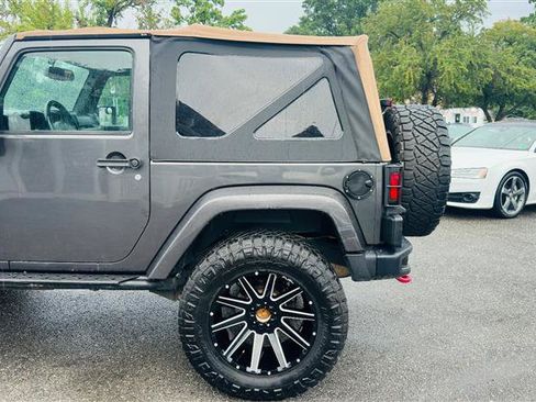 Used 2018 Jeep Wrangler Rubicon AWD/4WD image 22