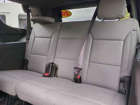 Used 2024 Chevrolet Tahoe Z71 w/ Luxury Package image 16