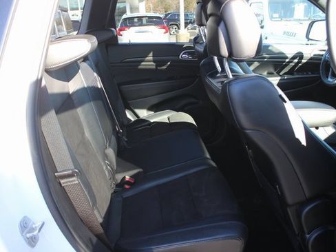 Used 2022 Jeep Grand Cherokee Laredo X image 31