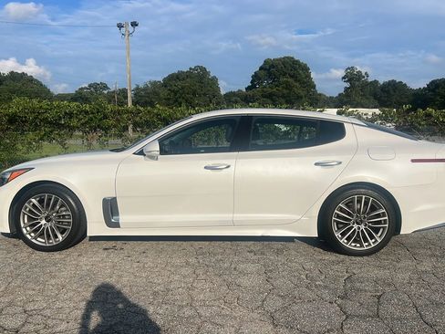 Used 2018 Kia Stinger RWD image 2